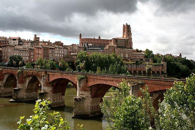 Albi and Cordes Sur Ciel Private Day Tour From Toulouse - Logistics and Pickup Details