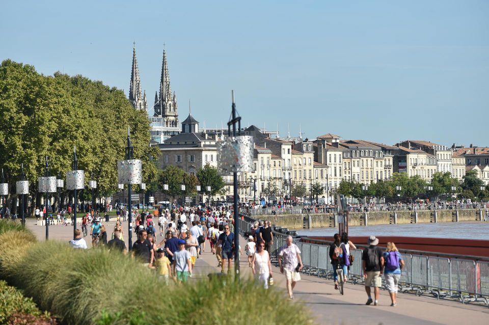Bordeaux: Guided Walking Tour - Exploring Bordeauxs History