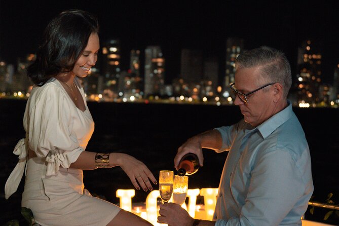 Cartagena De Indias: Romantic Sunset Boat Tour - Traveler Reviews