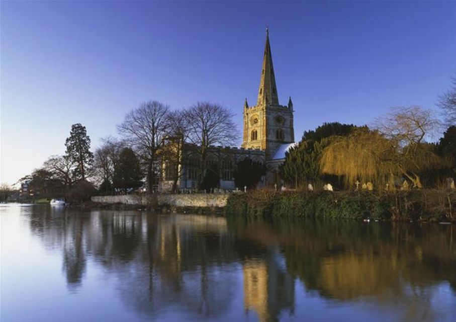 Christmas in Oxford, the Cotswolds and Stratford With Lunch - Tour Highlights