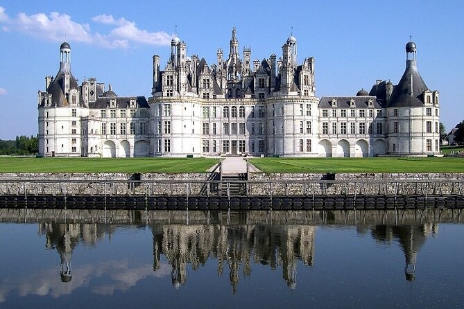 Day Trip: Paris to Loire Valley Castles - (Champagne on Board) - Pickup Information and Logistics