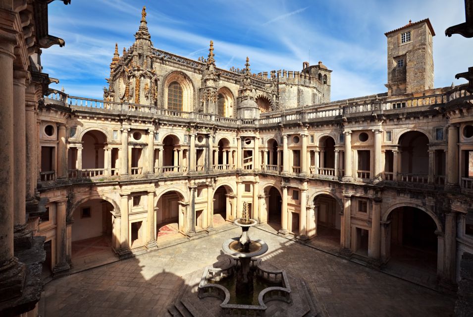 From Lisbon: Tomar and Almourol Castles Day Trip - UNESCO-listed Convent of Christ