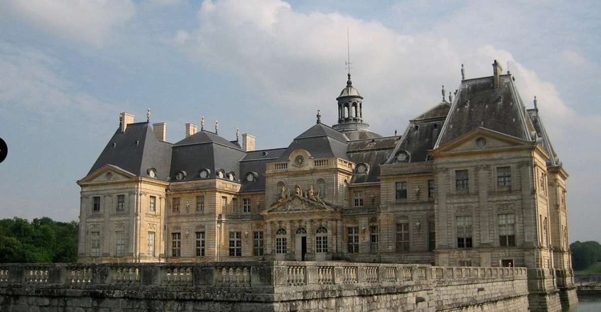 From Paris: 'The Grand Christmas at Vaux Le Vicomte & Fontainebleau' - Highlights