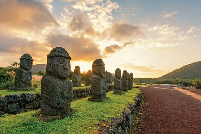 Full-Day Customizable Private Essential Jeju Island Tour for South Course - Inclusions and Exclusions