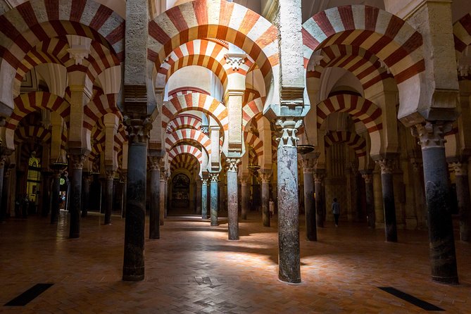 Guided Tour of Monumental Cordoba: Jewish Quarter, Alcazar and Mosque - Guided Exploration