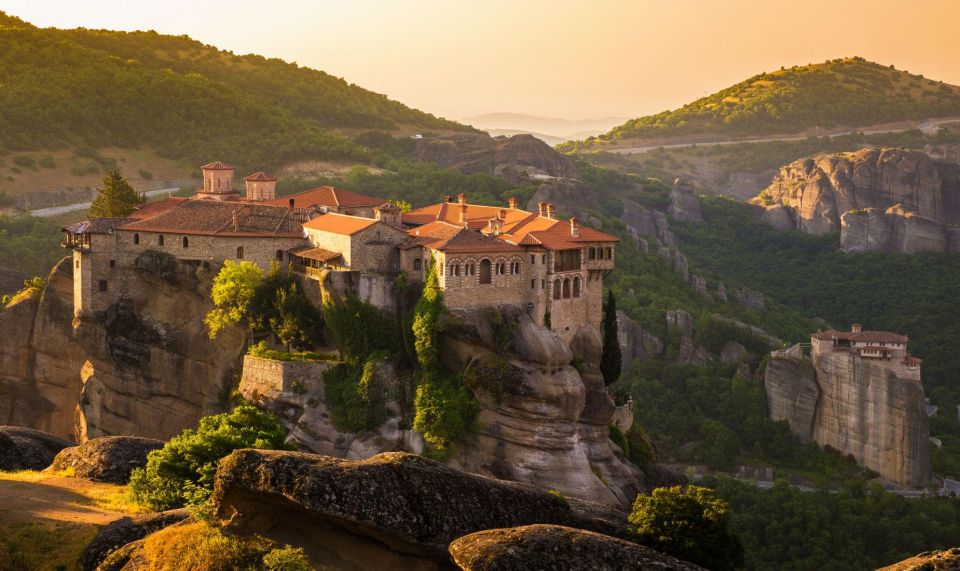 Meteora: Morning Half Day Sightseeing and Monasteries Tour - Itinerary Highlights