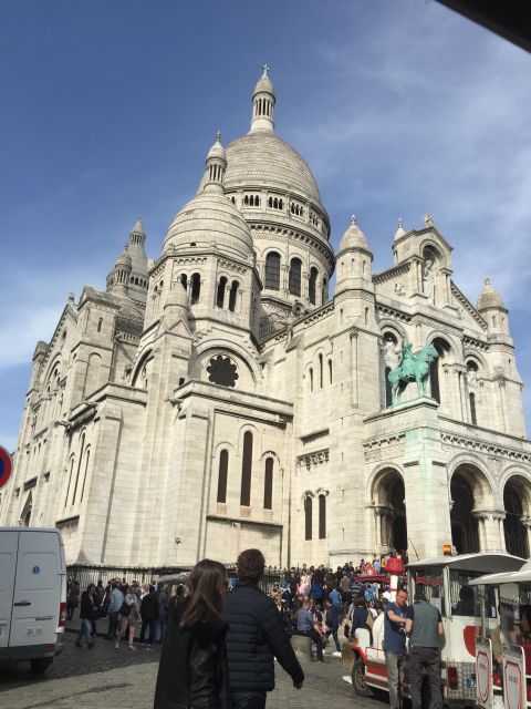 Montmartre : The Wine Makers Rally - Highlights and Description