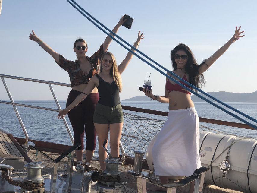 Mykonos: Sunset Yacht Cruise for Adults-Only With Transfers - Experience Highlights