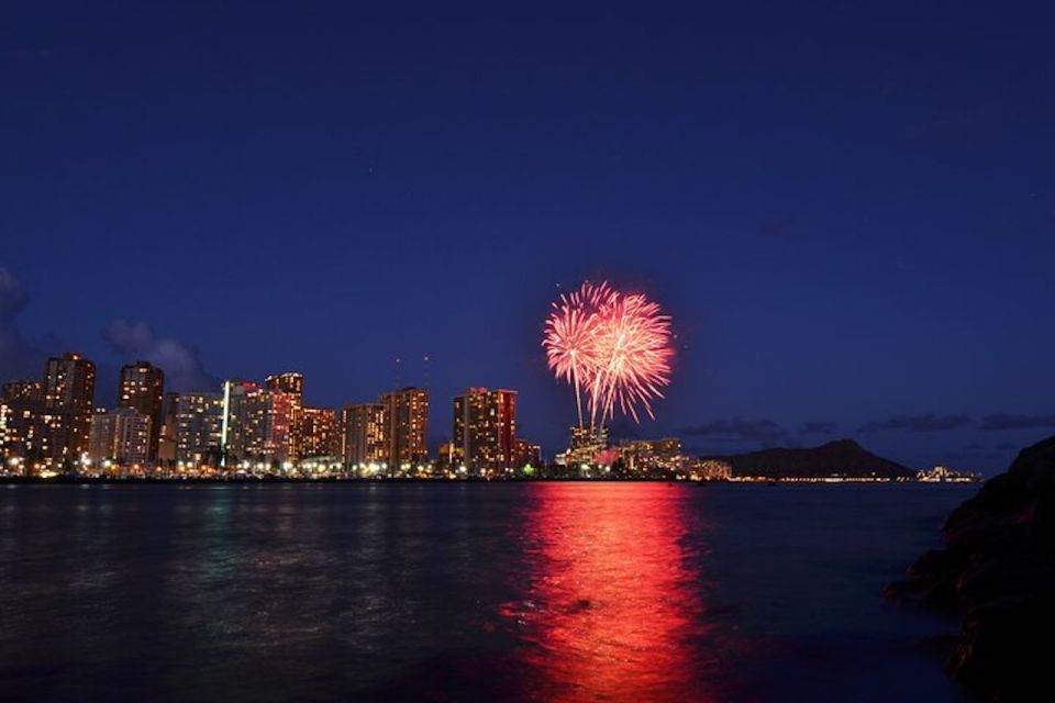 Oahu: Waikiki Fireworks Sail - Experience Highlights
