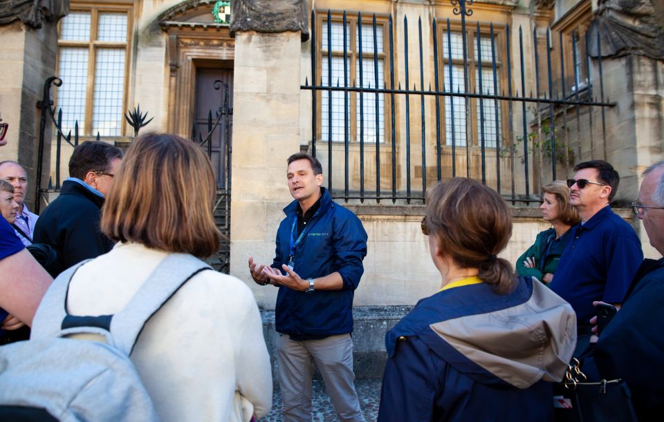 Oxford: Private Walking Tour With University Alumni Guide - Experience