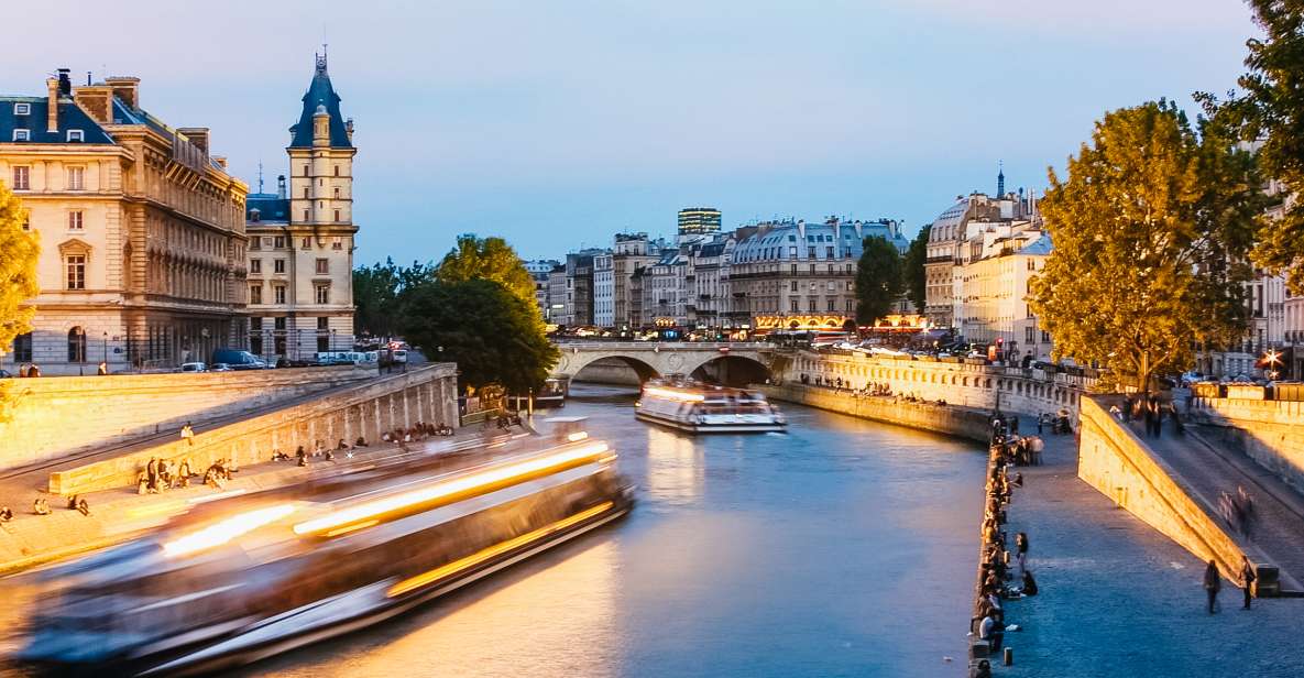 Paris: Night River Cruise On The Seine With Waffle Tasting - Paris at Night Experience