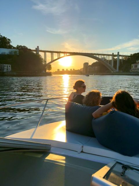 Porto PRIVATE Boat Tour: 6 Bridges, River Mouth & SUNSET - Language Options and Group Experience