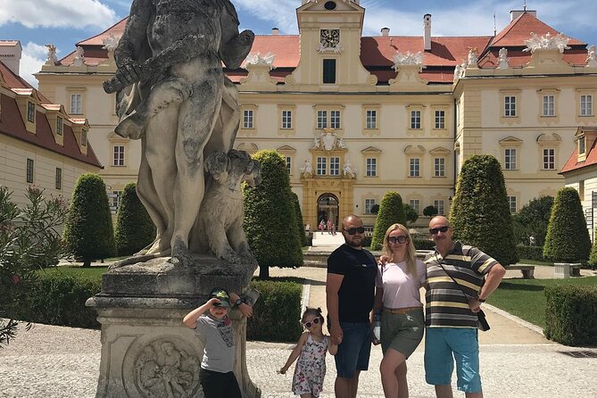 Prague Full Day Guided Tour With Private Transfers From Vienna - Reviews and Ratings Analysis