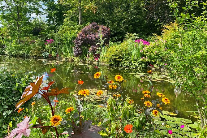Private Giverny Half-Day Trip From Paris by Mercedes Lunch Option - Mercedes Transport and Lunch Details