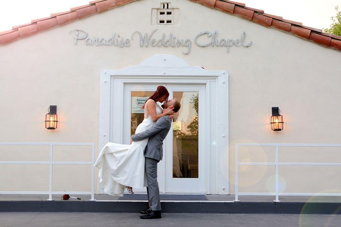 Quickie Las Vegas Wedding at Paradise Wedding Chapel - Booking and Requirements