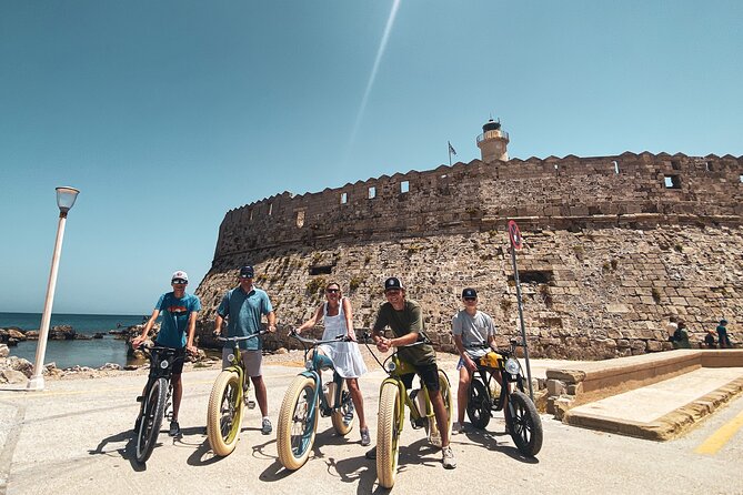 Retro E-Bike Photo Stop Tour - Meeting Point and Logistics