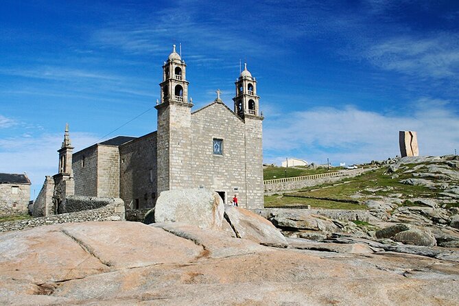 Santiago De Compostela: Finisterre, Costa Da Morte, Ézaro, Muros & Carnota - Exploring Finisterre on the Tour