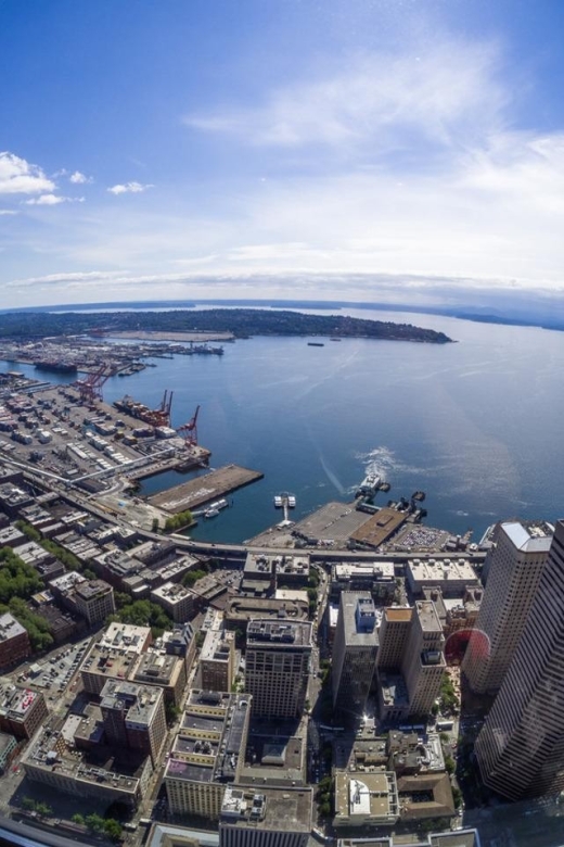 Seattle Sights: From Skyline Peaks to Aged Alleys - Historic Hubs and Modern Marvels