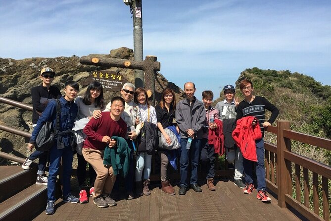 Small Group Private Taxi Tour DAY Experience in Jeju Island - Important Notes and Closures