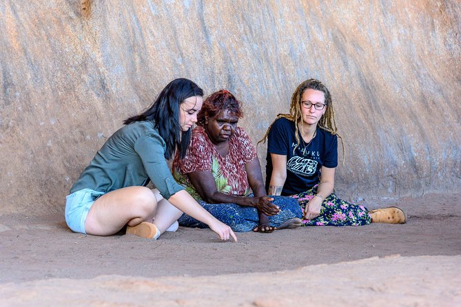 Uluru Aboriginal Art and Culture - The Story of Anangu People