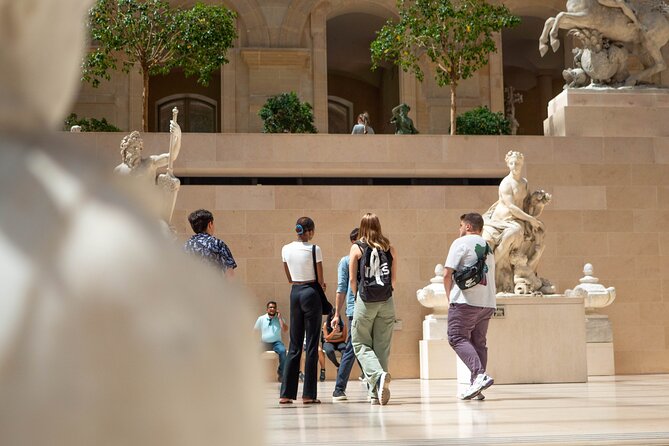 Who Stole the Mona Lisa? Scavenger Hunt in the Louvre Museum - Tour Experience