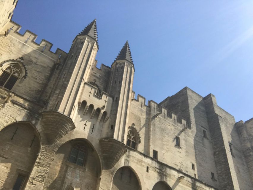 Avignon: Emblematic Squares Tour - Historical Insights