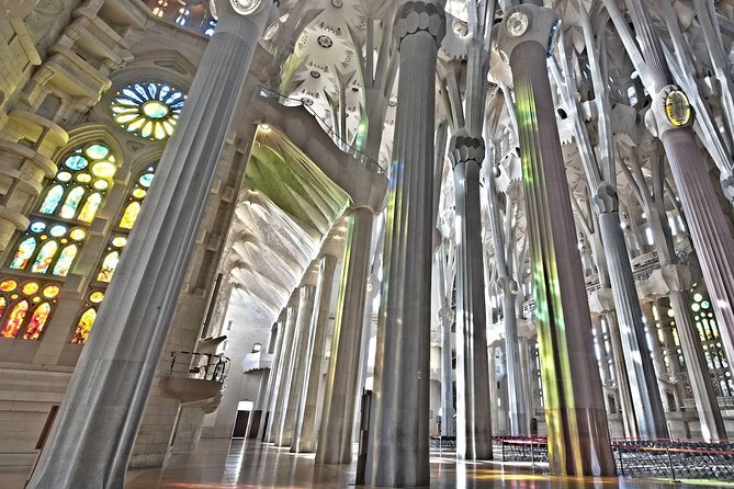 Barcelona in 1 Day: Sagrada Familia, Park Guell,Old Town & Pickup - Explore Barcelonas Top Attractions