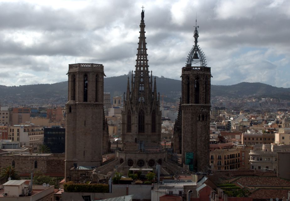 Barcelona: Private Gothic Quarter & Eixample Highlights Tour - Tour Highlights