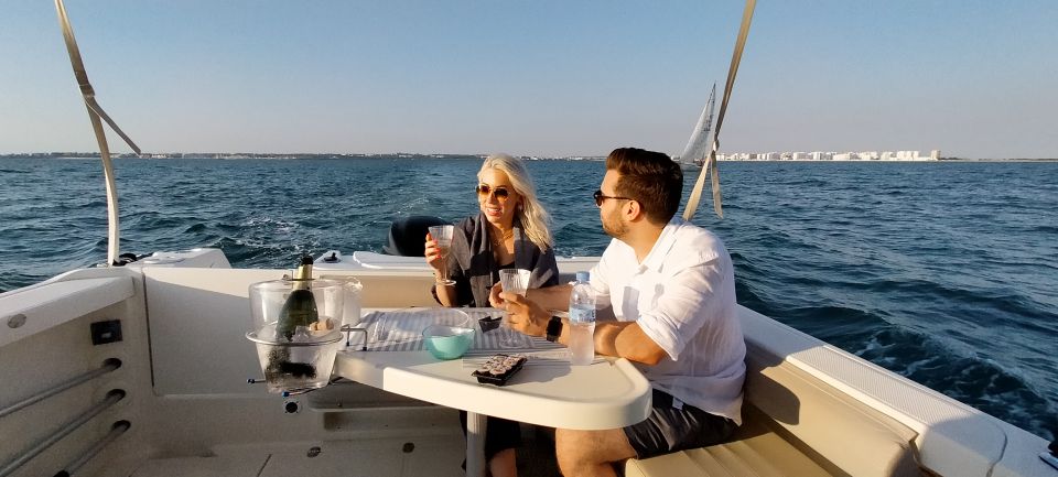 Cádiz: Private Sun Cruise for 2 With Aperitivo and Wine - Experience Description