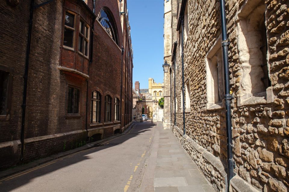 Cambridge: 2-Hour Private University Walking Tour - Tour Description