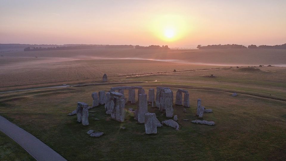 From London: Stonehenge Special Access Morning Tour - Itinerary