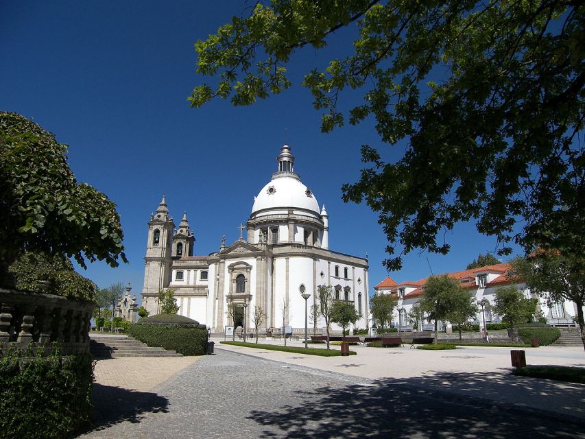 From Porto: Braga and Guimarães Full-Day Trip With Lunch - Highlights