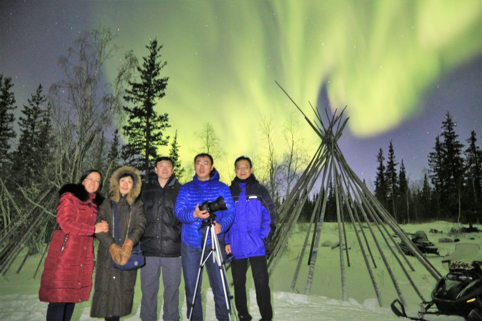 From Yellowknife: Northern Lights Bus Tour With Photos - Tour Experience