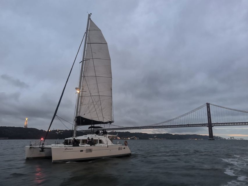 Lisbon: New Years Eve Tagus River Cruise With Open Bar - Customer Reviews
