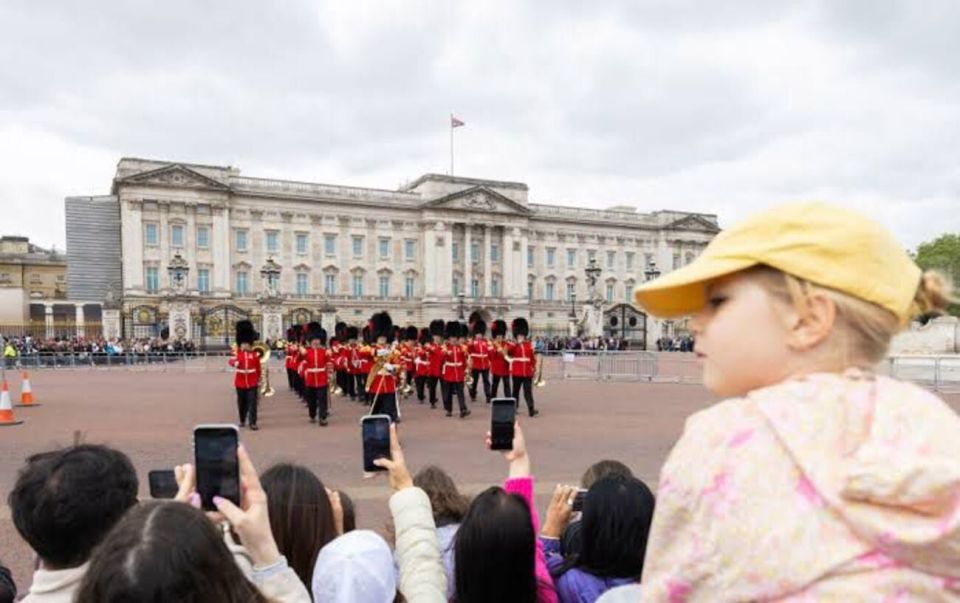 London: Guided Walking Tour With Changing of the Guard - Inclusions