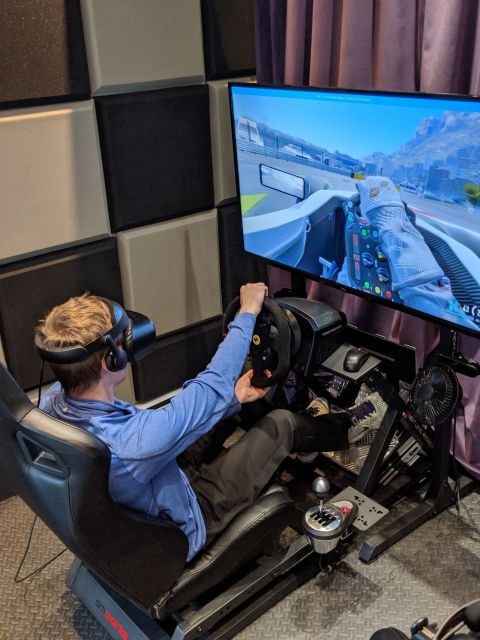 Mont Tremblant: Virtual Reality Car Racing : 30 Mins - Experience Description