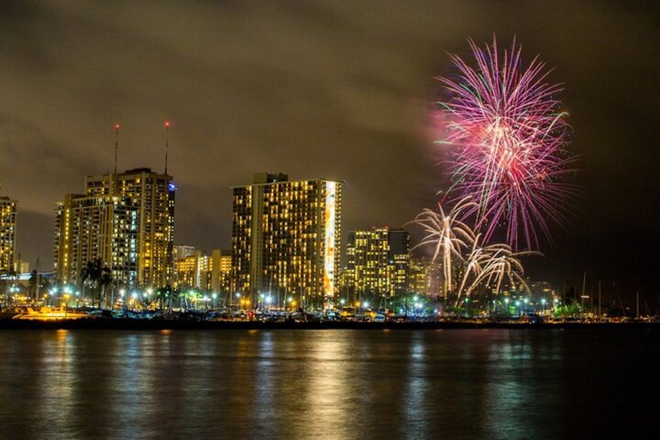 Oahu: Waikiki Fireworks Sail - Activity Inclusions