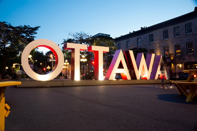 Ottawa Small Group Night Tour With River Cruise Light Show - Tour Experience