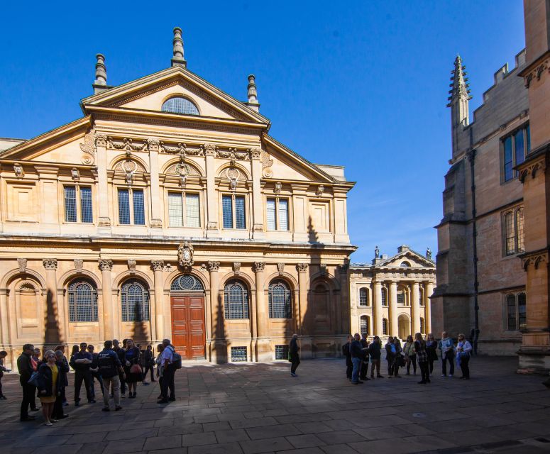 Oxford: Private Walking Tour With University Alumni Guide - Itinerary