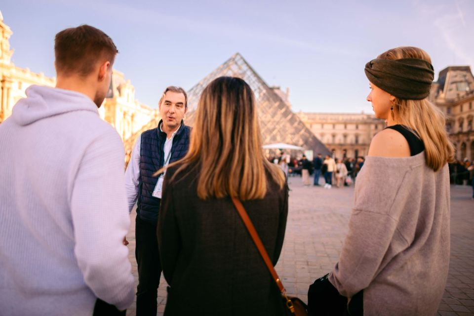 Paris: Louvre Mona Lisa Private Guided Tour With First Entry - Experience Itinerary Highlights