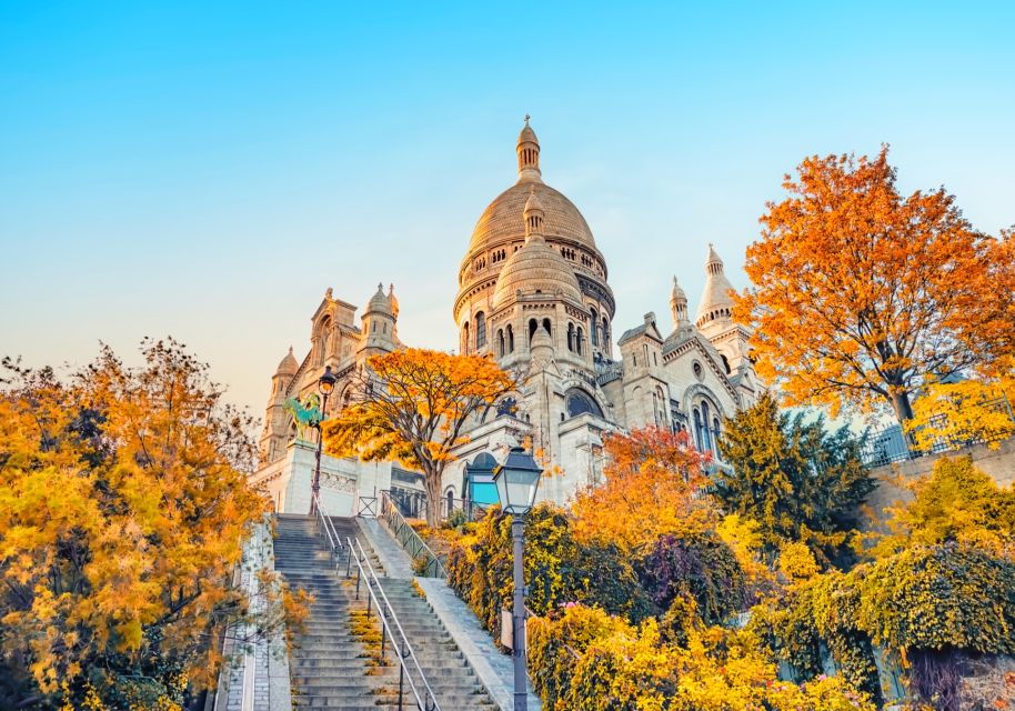 Paris: Montmartre Scavenger Hunt & Sights Self-Guided Tour - Discovering Famous Landmarks