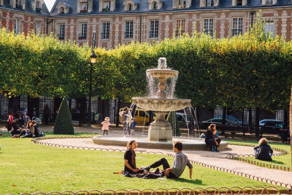 Paris: Place Des Vosges & Hugo Museum In-App Audio Tour (En) - Victor Hugo Museum Visit
