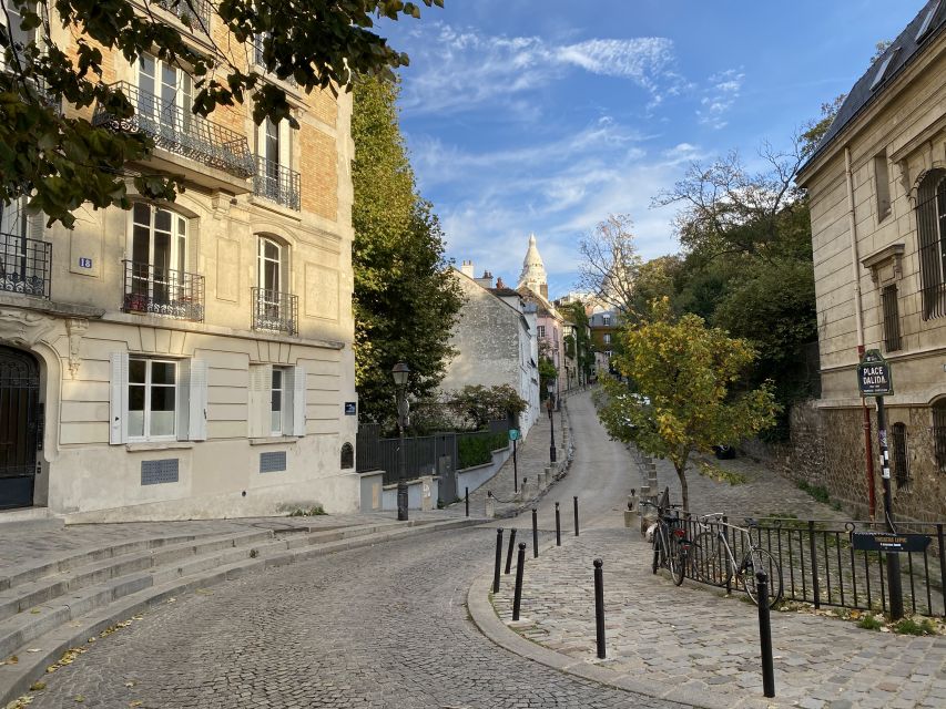 Paris: Secret Montmartre Smartphone Audio Walking Tour - What to Expect on Tour