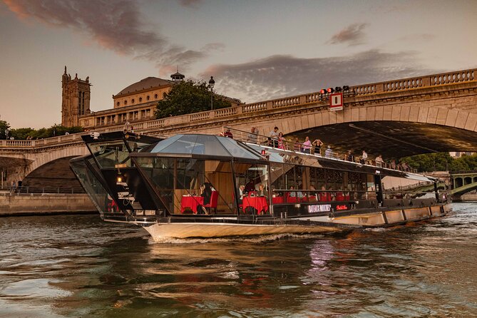 Paris Valentines Day Dinner Cruise by Bateaux-Mouches - Inclusions and Experiences