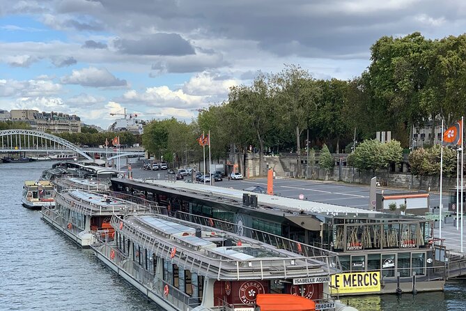 Paris: Welcome Walking Tour With a Seine River Cruise - Review Example