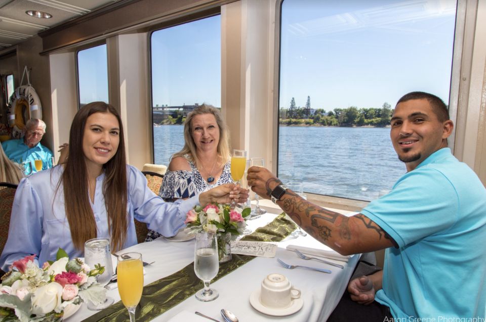 Portland: Champagne Brunch Cruise on Willamette River - Meeting Point