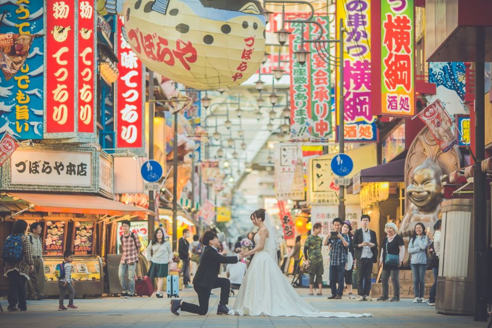 Private Couples' Photoshoot in Osaka W/ Professional Artists - Full Description