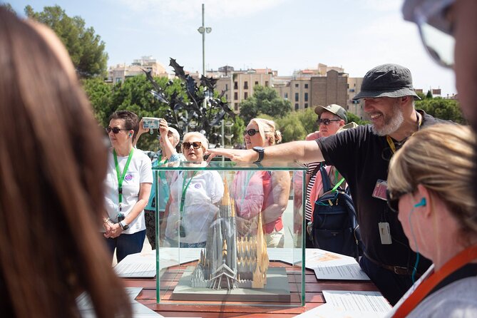 Sagrada Familia Guided Tour With Skip the Line Ticket - Reviews Summary