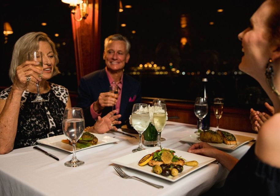 San Francisco: Christmas Eve Buffet Brunch or Dinner Cruise - Full Experience Description