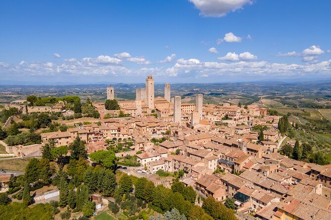 San Gimignano, Siena, Monteriggioni, Chianti Day Trip With Lunch & Wine Tasting - Tour Guide Experience